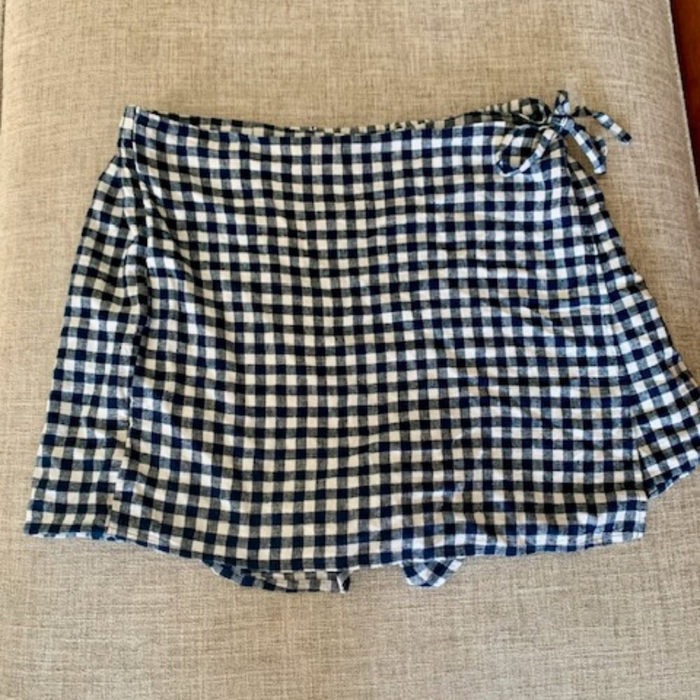 Old Navy Blue and White Gingham Skort